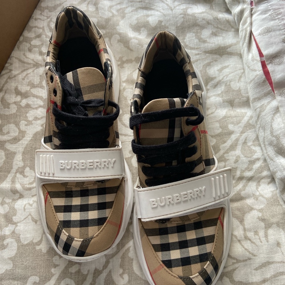 Burberry sneakers